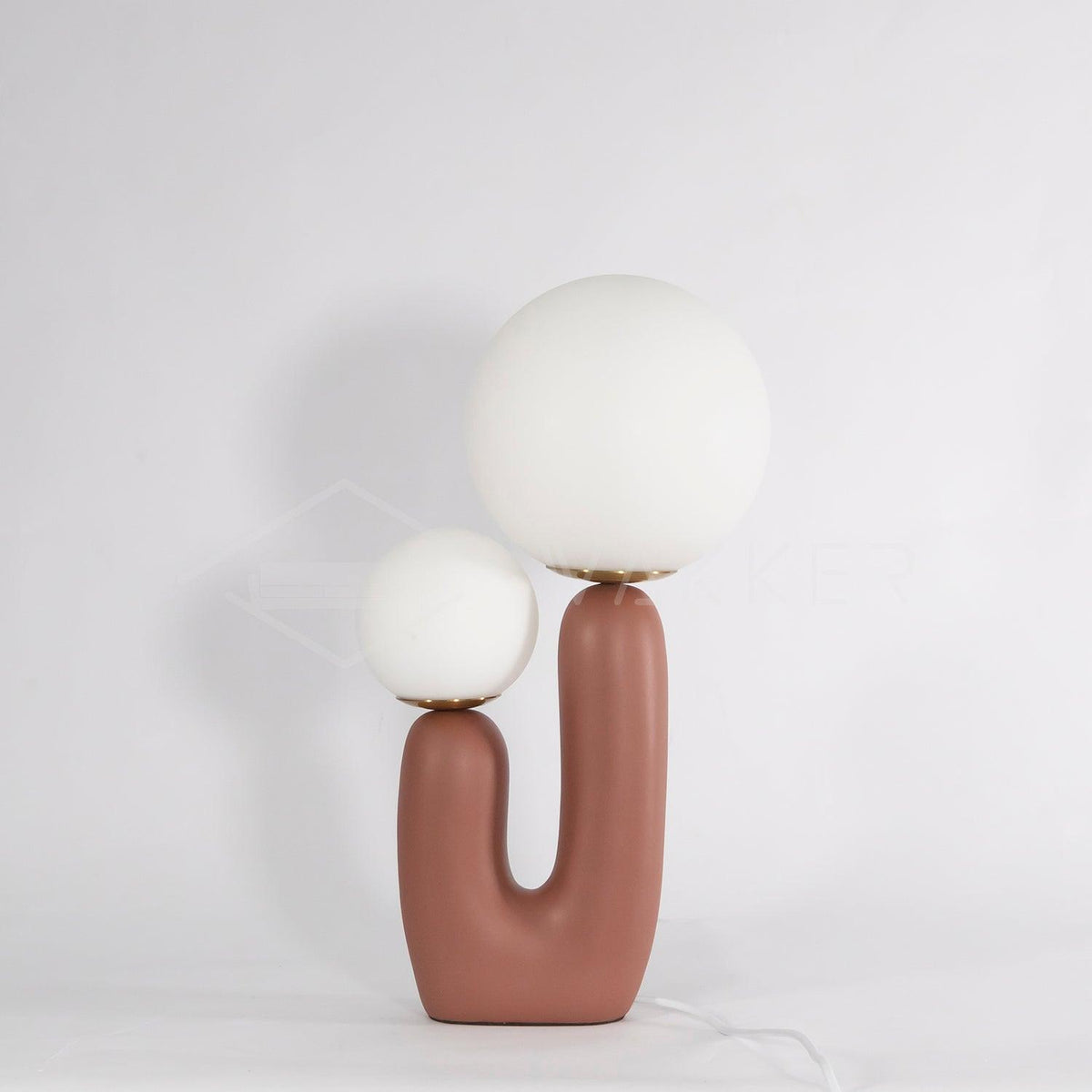 Fenix Kunstharz-Tischleuchte im künstlerischen Design