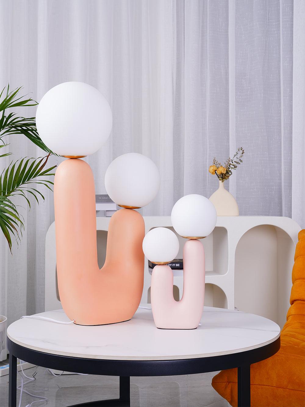 Fenix Kunstharz-Tischleuchte im künstlerischen Design