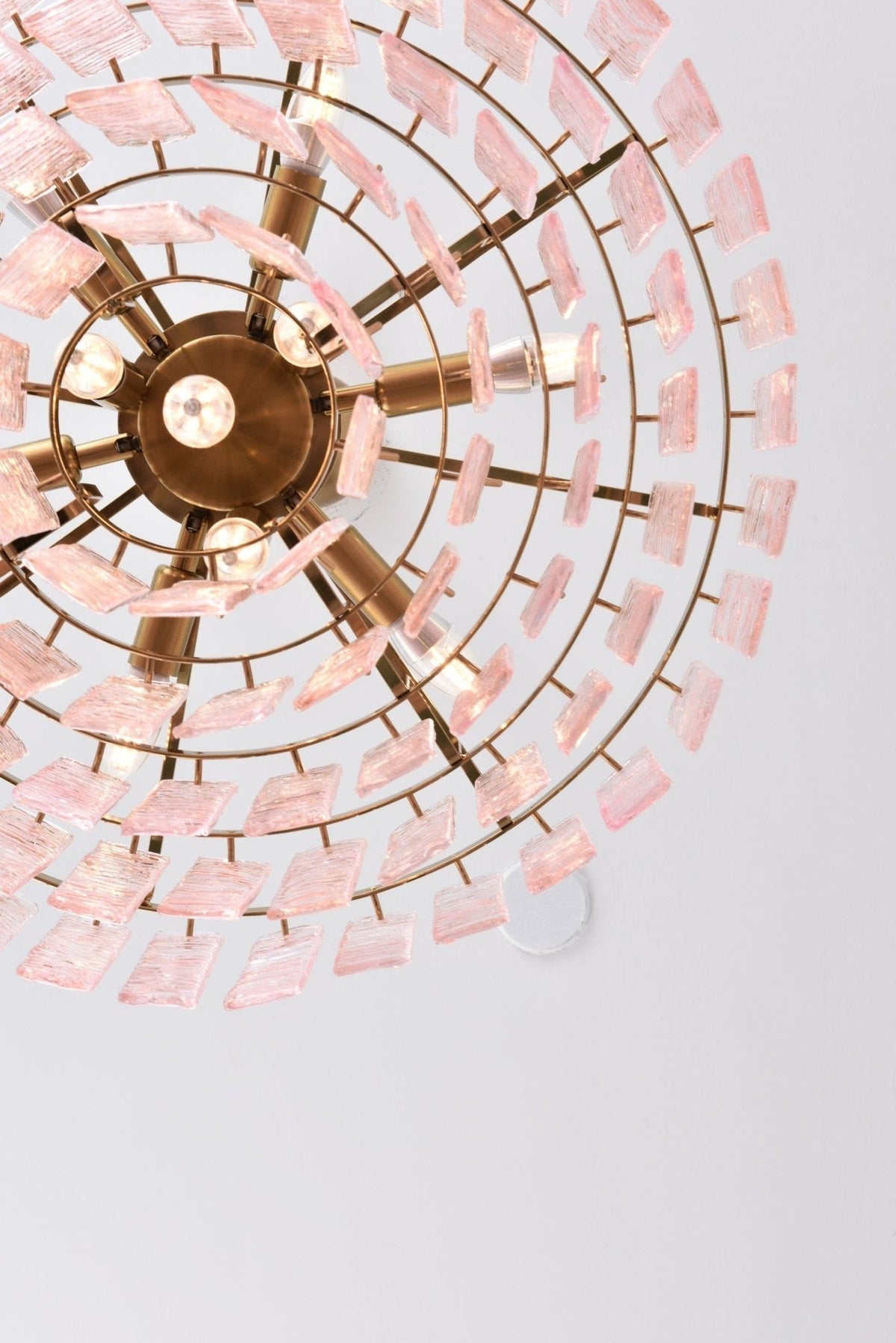 Lioririan Kronleuchter aus rosa Muranoglas mit mehrschichtigen Vintage-Luxus-Design