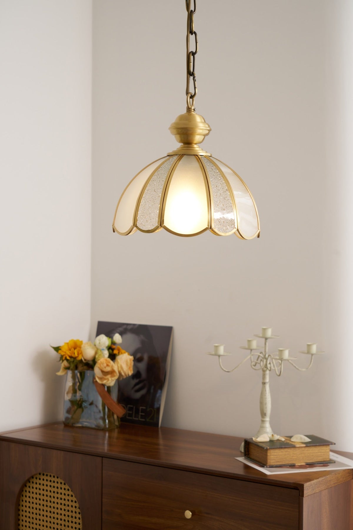 Lunell traditionelle Kunst Pendelleuchte aus Messing und Glas