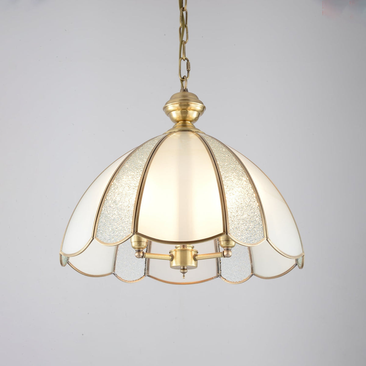 Lunell traditionelle Kunst Pendelleuchte aus Messing und Glas