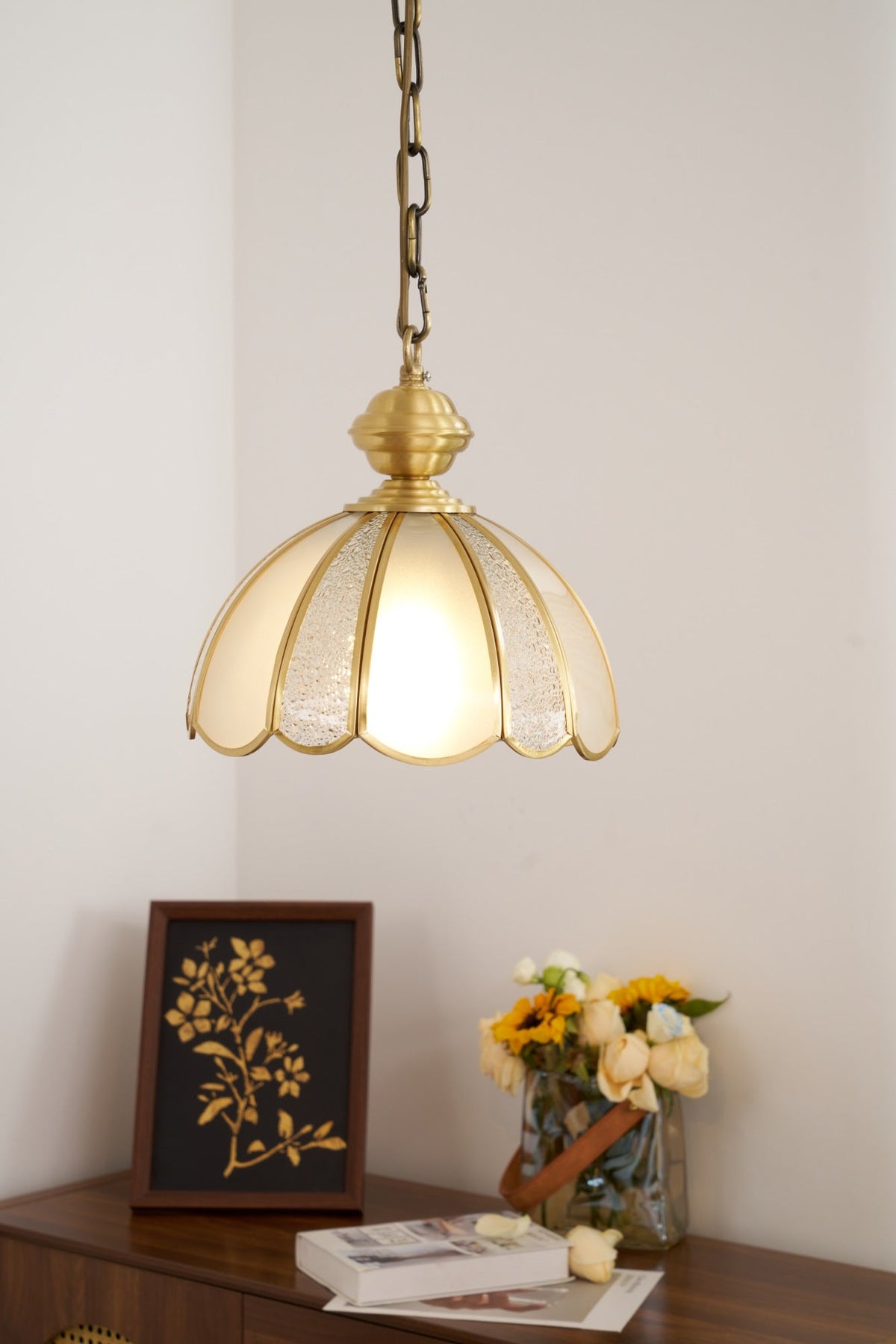 Lunell traditionelle Kunst Pendelleuchte aus Messing und Glas