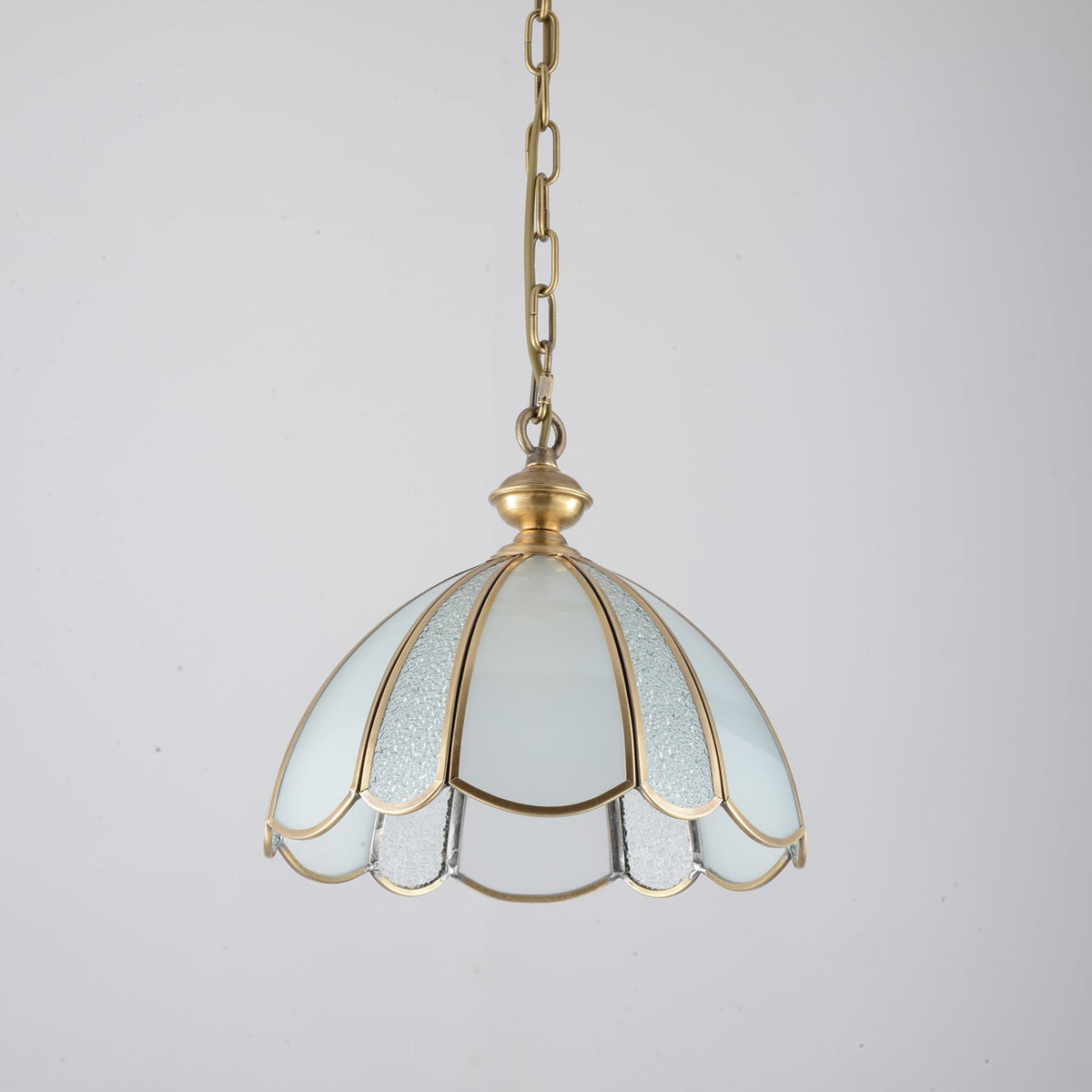 Lunell traditionelle Kunst Pendelleuchte aus Messing und Glas