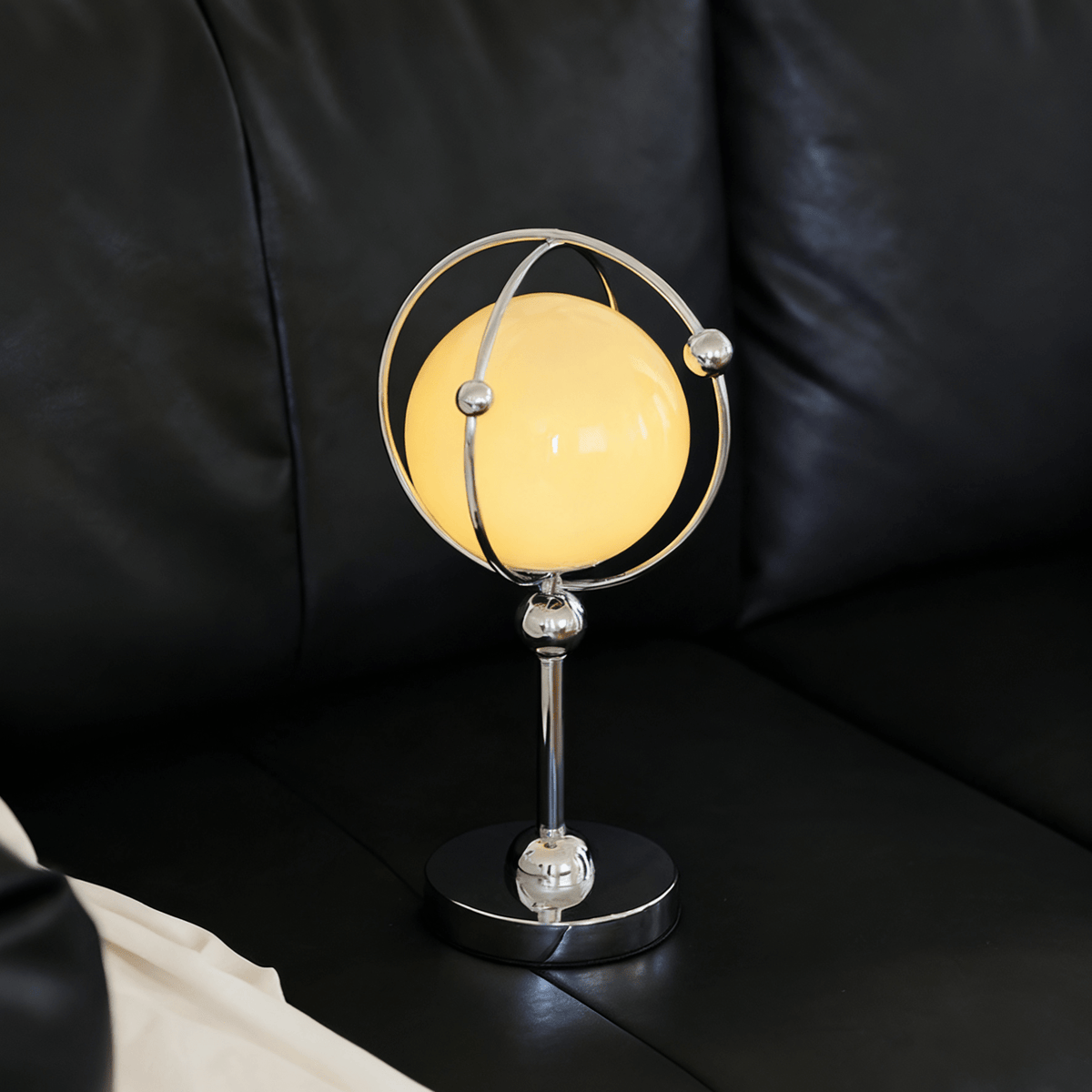 Norarira Orb Cage Tischleuchte