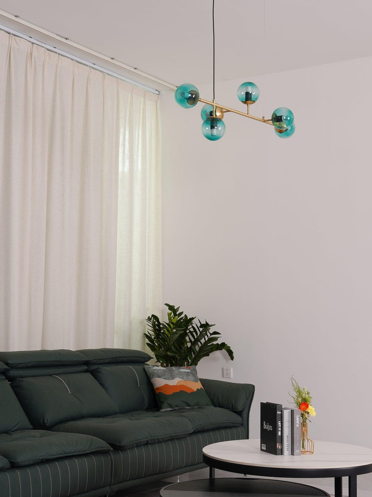 Yorvin Pendelleuchte Orb Messing Glas für Wohnzimmer