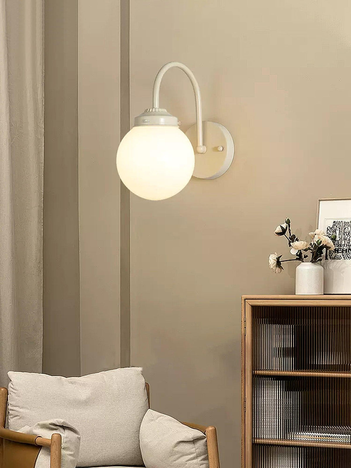 Zomareth Orb Wandleuchte aus Glas