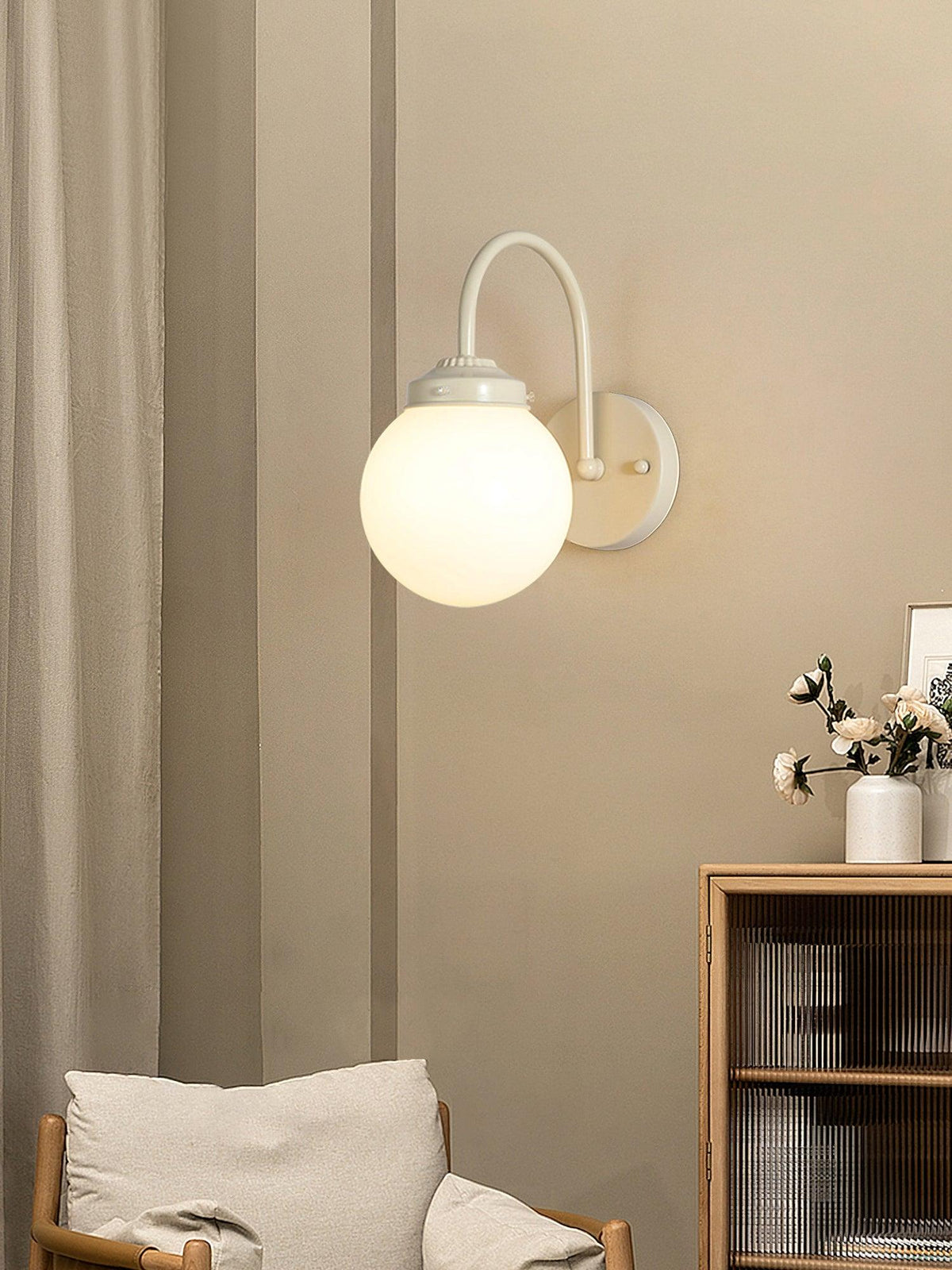 Zomareth Orb Wandleuchte aus Glas