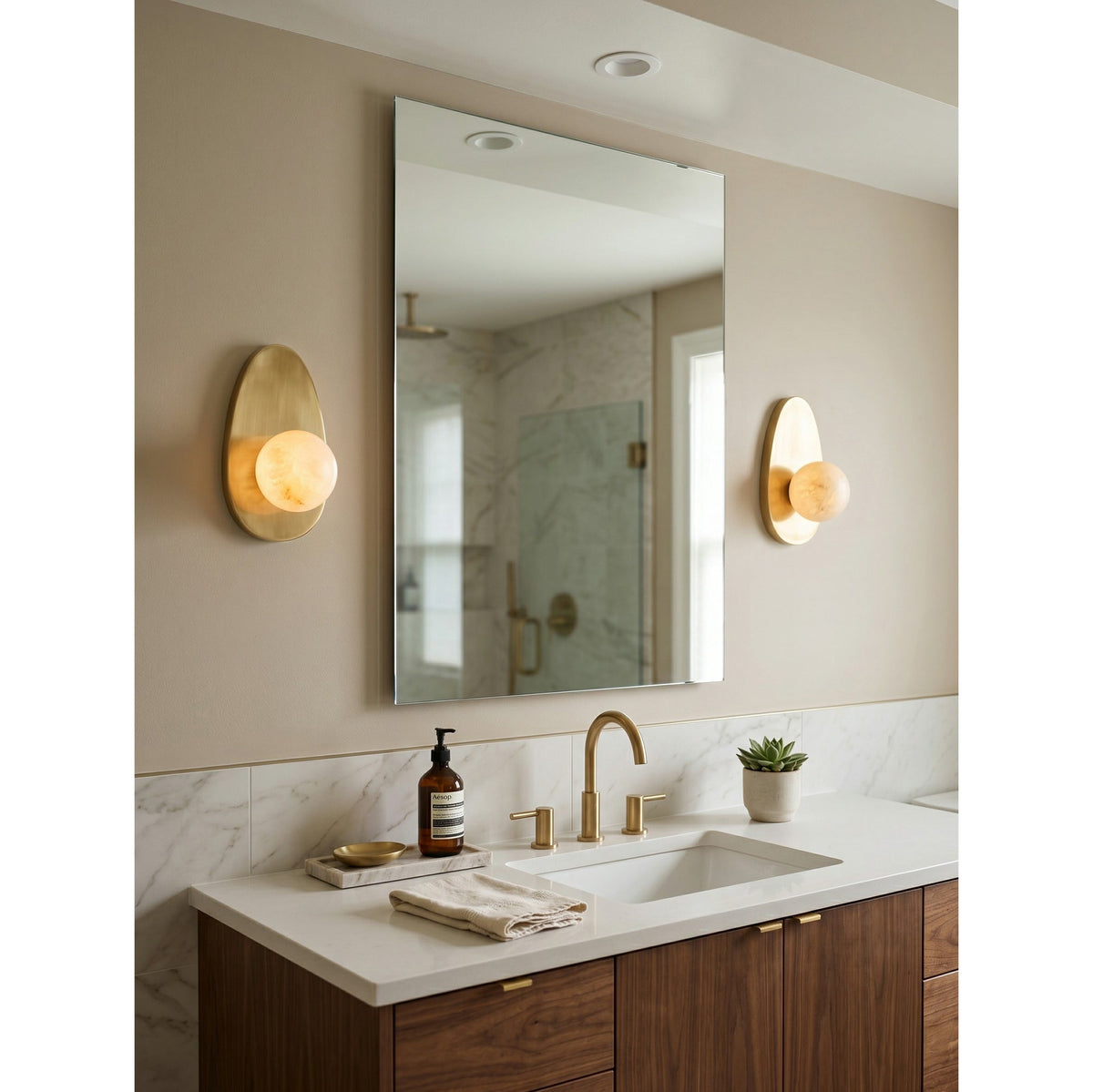 Orlisse Alabaster-Wandleuchte