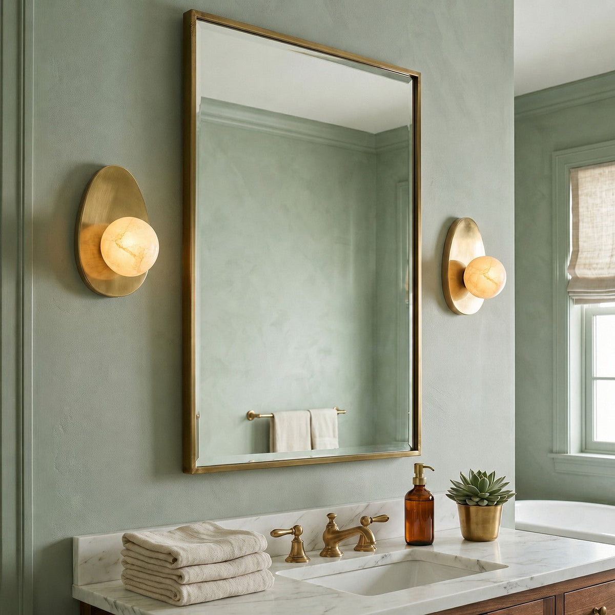 Orlisse Alabaster-Wandleuchte