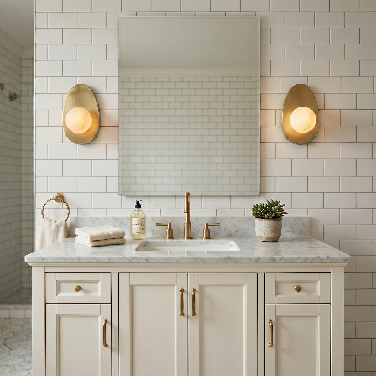 Orlisse Alabaster-Wandleuchte