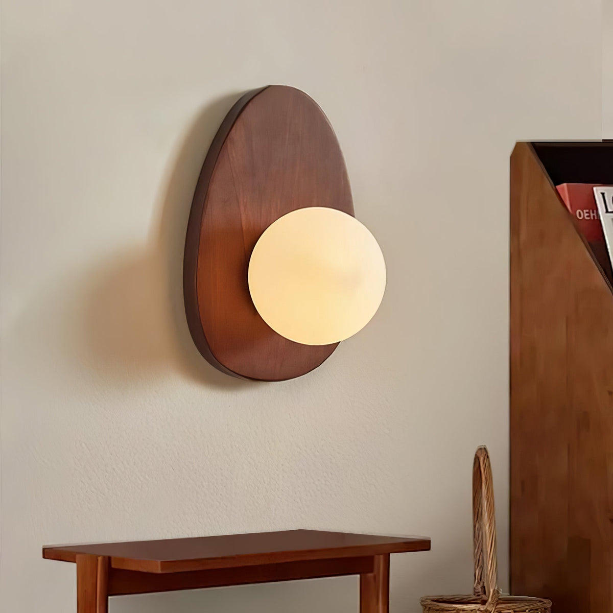 Aldiniella Premium zeitgenössische Wandleuchte aus Walnuss und Glas