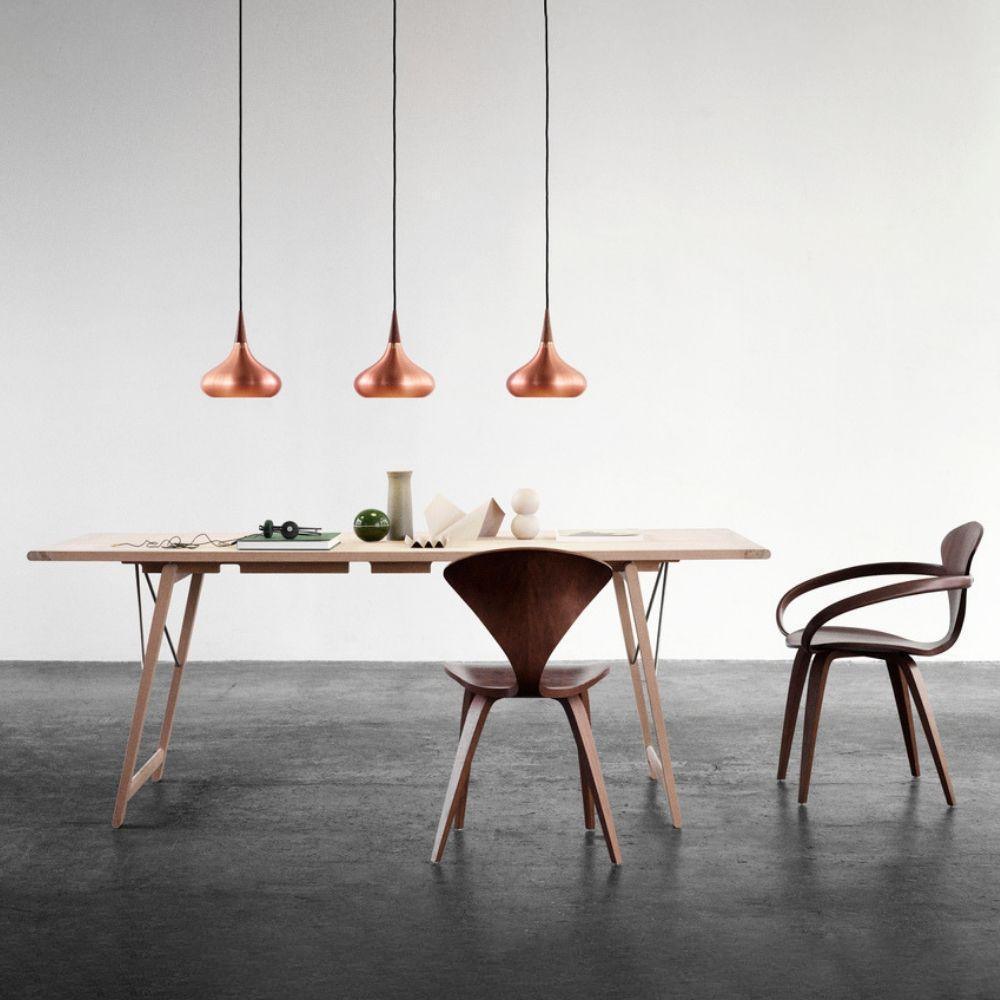 Aelorn Pendelleuchte aus Aluminium und Holz im Industriedesign