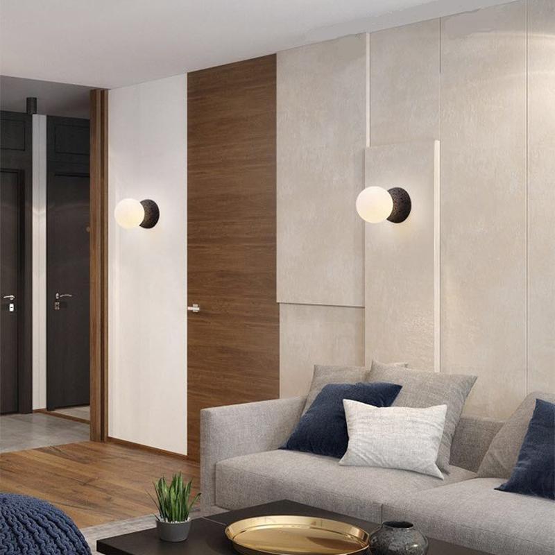 Eirinise Wandleuchte aus Beton mit Opalglas