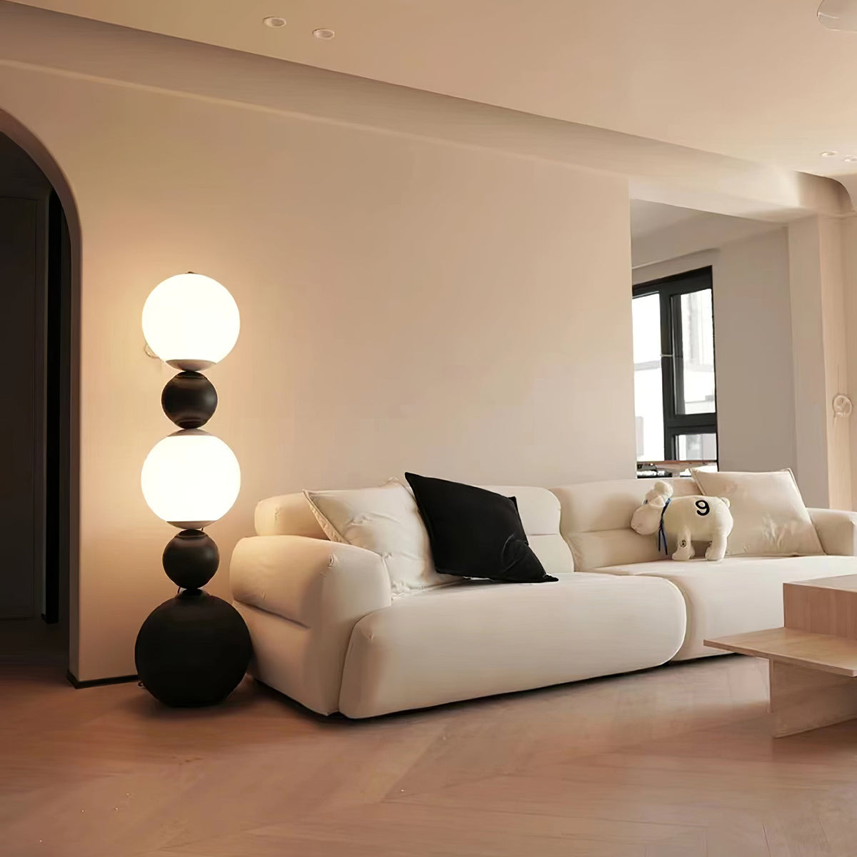 Ervynel Stehleuchte Schwarz Kugelförmig Minimalistisch Wohnzimmer | Cielum