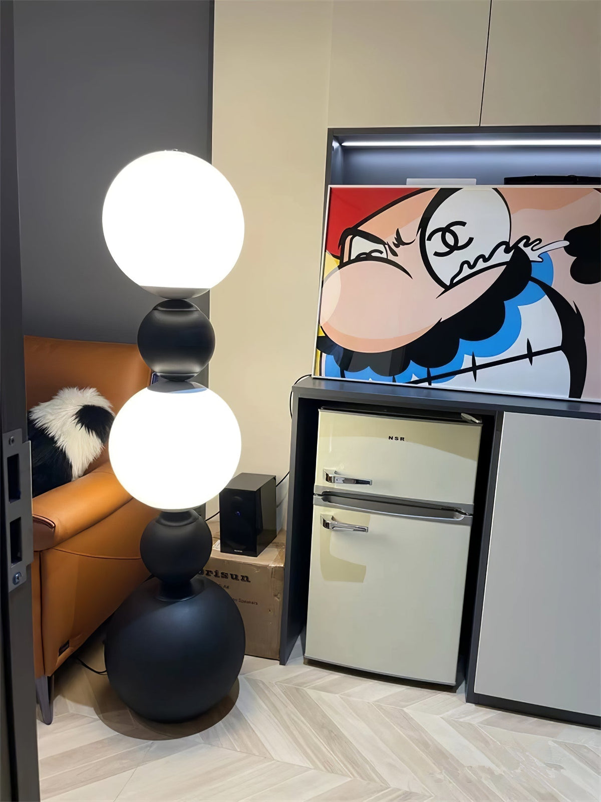 Ervynel Stehleuchte Schwarz Kugelförmig Minimalistisch Wohnzimmer | Cielum