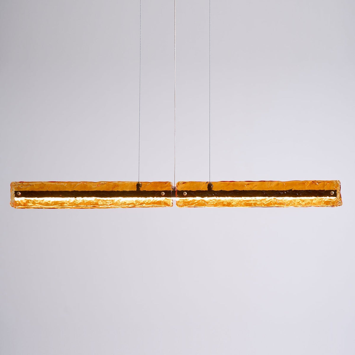 Avnorira zeitgenössische minimalistische lineare Insel-Pendelleuchte aus Glas