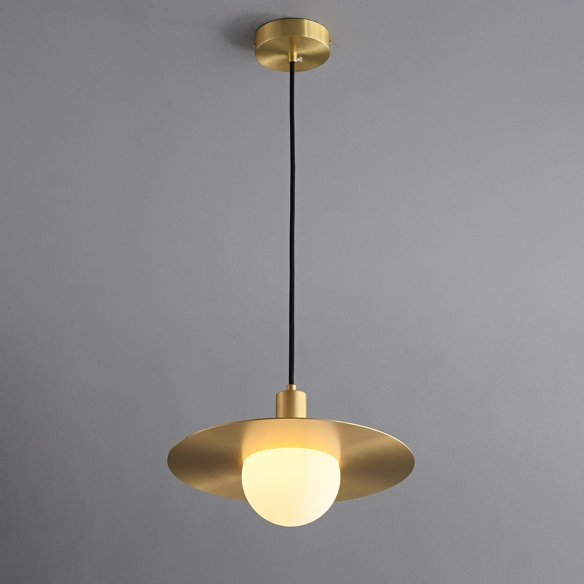 Orionis Premium Nordische Kunst Messing-Glas Pendelleuchte