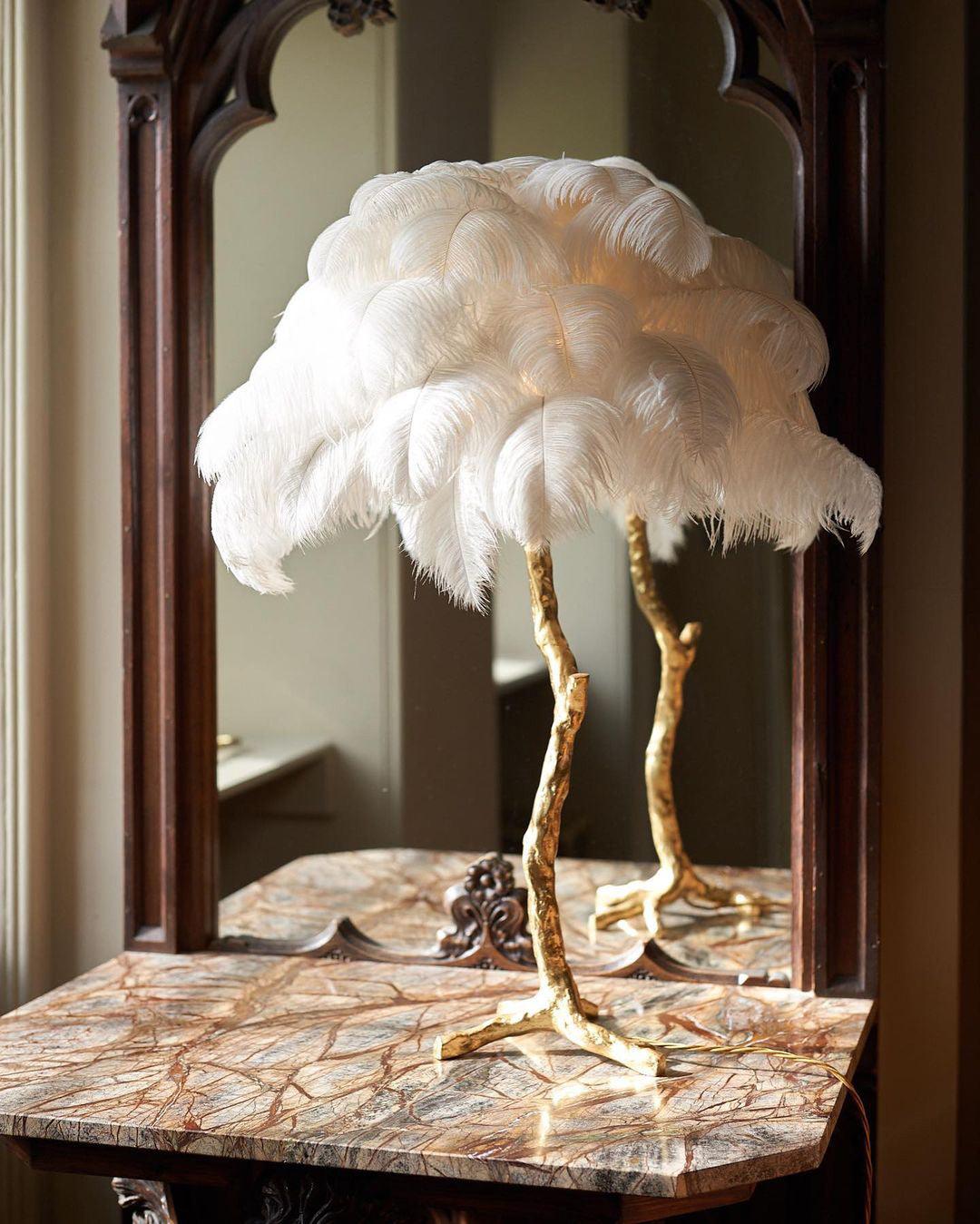Ostrich Tischlampe aus Federn