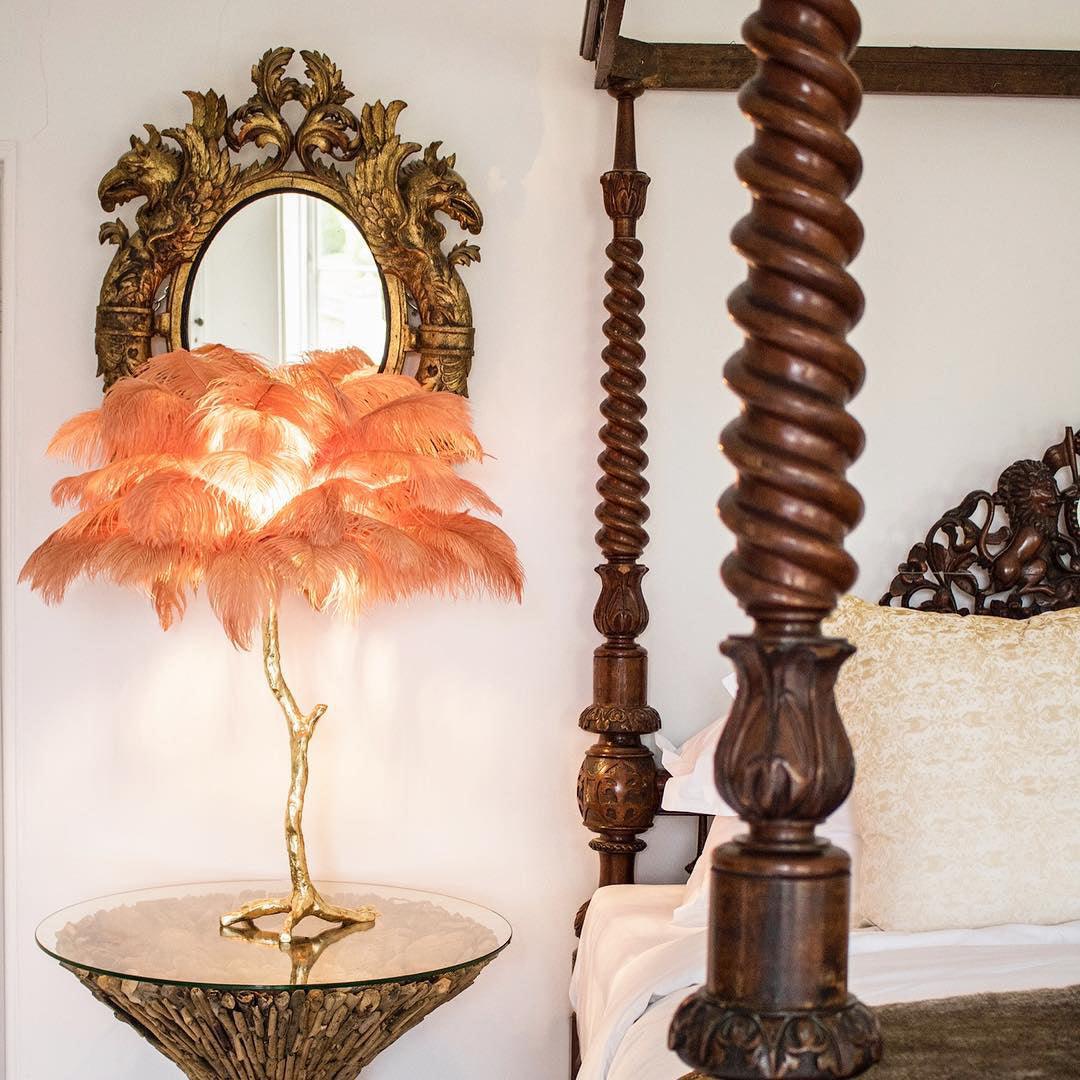 Ostrich Tischlampe aus Federn