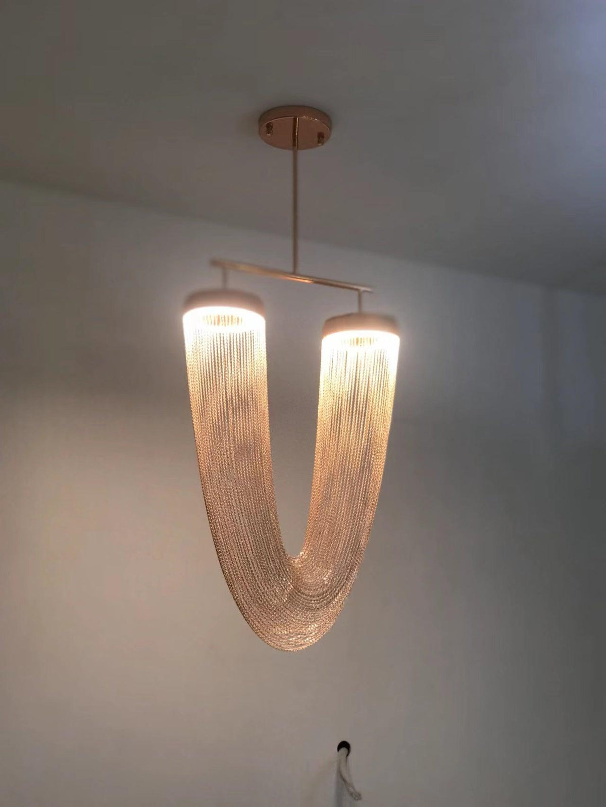 Apsht Pendelleuchte aus Kupferkette skulptural modern