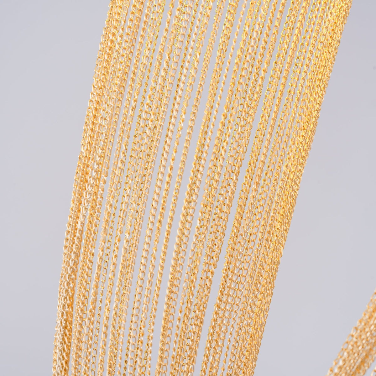 Apsht Pendelleuchte aus Kupferkette skulptural modern