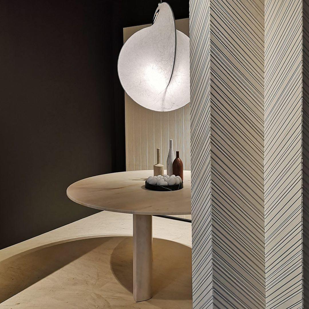 Ferivora Pendelleuchte aus Stahl mit künstlerischem Design