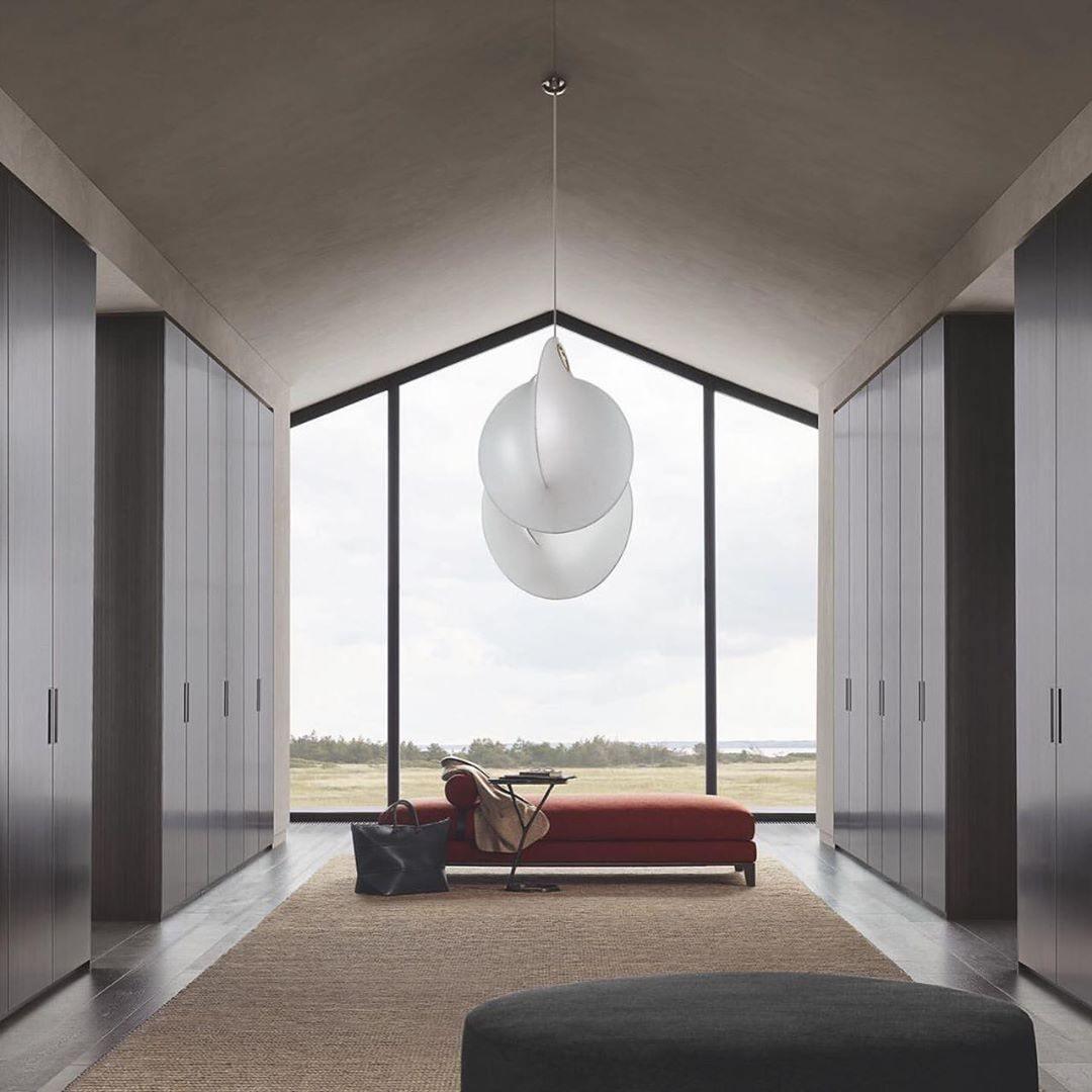 Ferivora Pendelleuchte aus Stahl mit künstlerischem Design