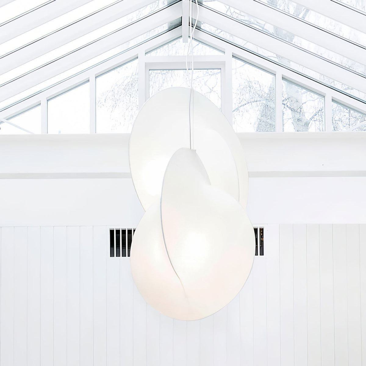 Ferivora Pendelleuchte aus Stahl mit künstlerischem Design