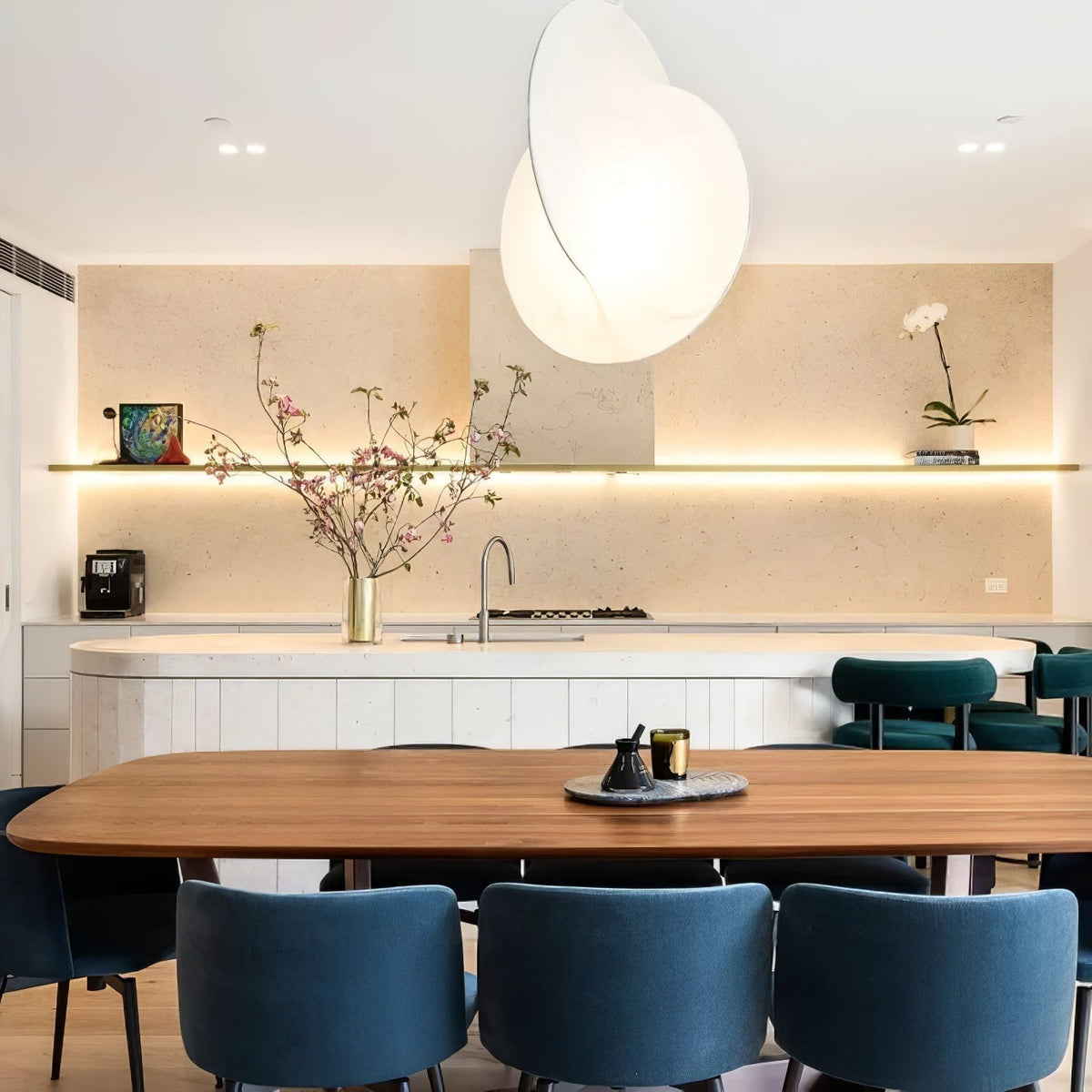 Ferivora Pendelleuchte aus Stahl mit künstlerischem Design