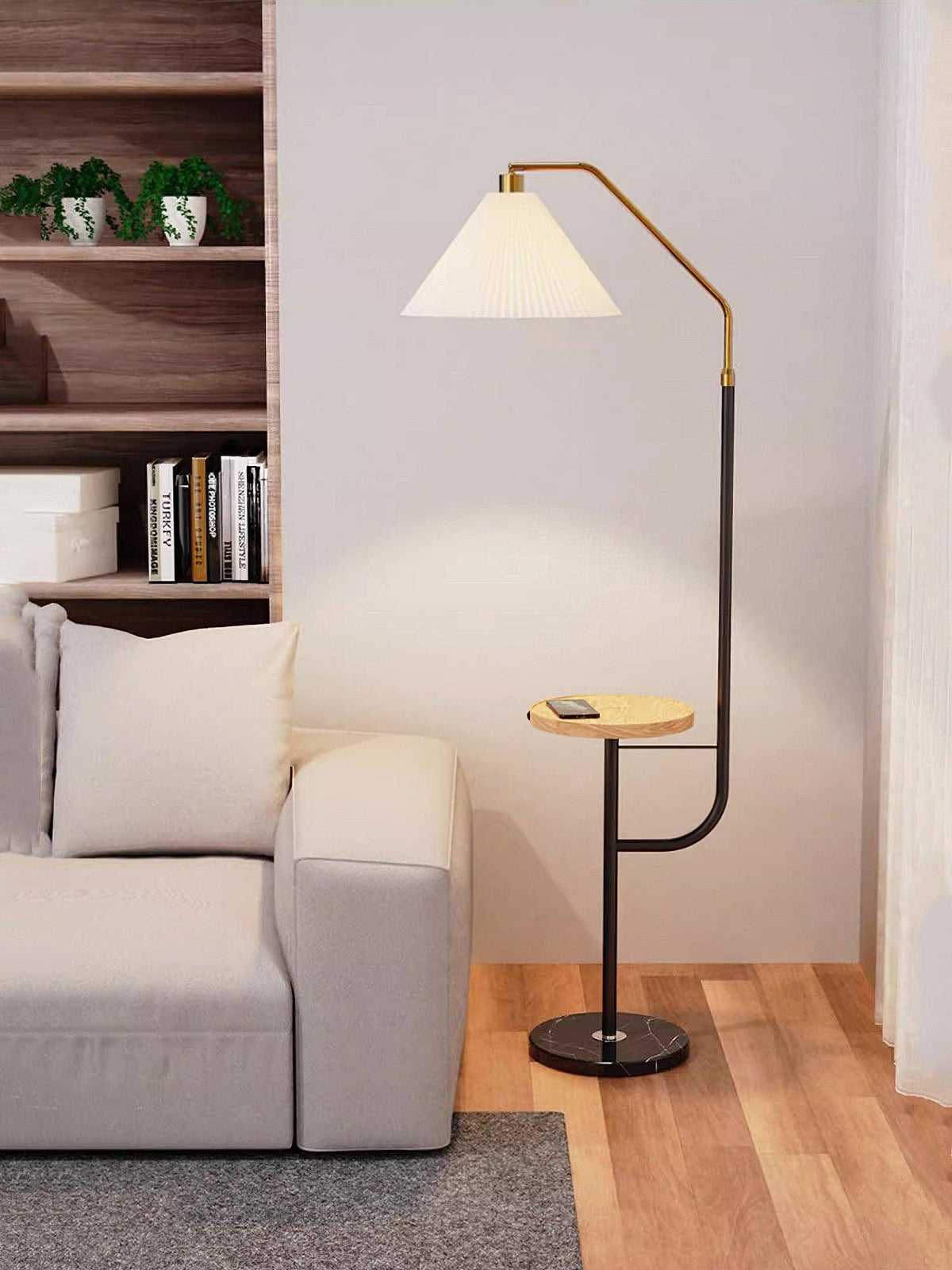 Nexc Stehleuchte aus Marmor und Holz