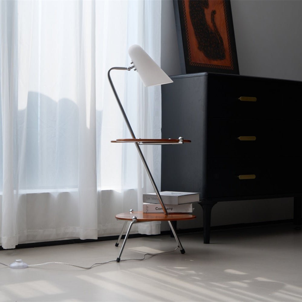 Vaughn Stehleuchte aus Holz im modernen Stil