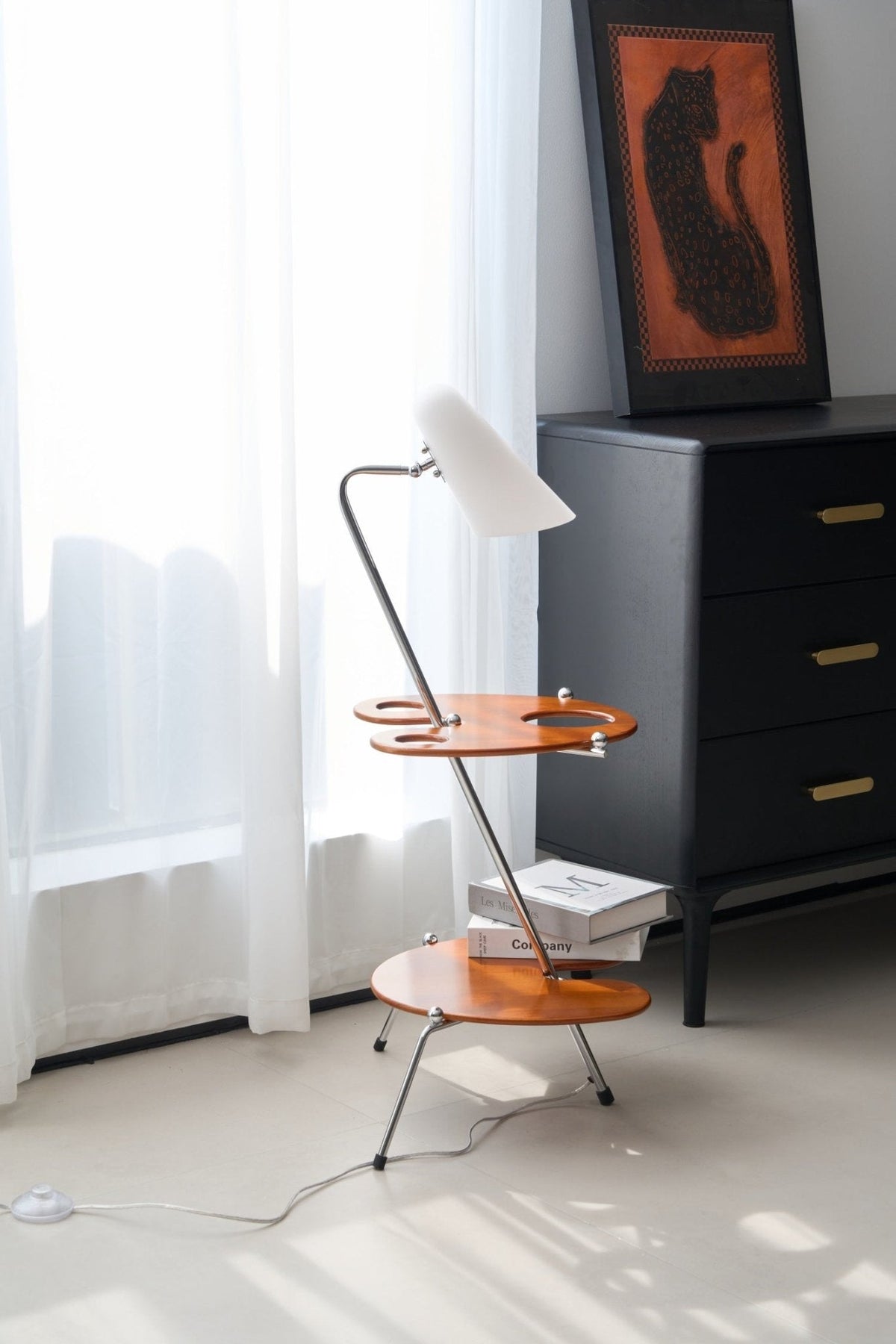 Vaughn Stehleuchte aus Holz im modernen Stil