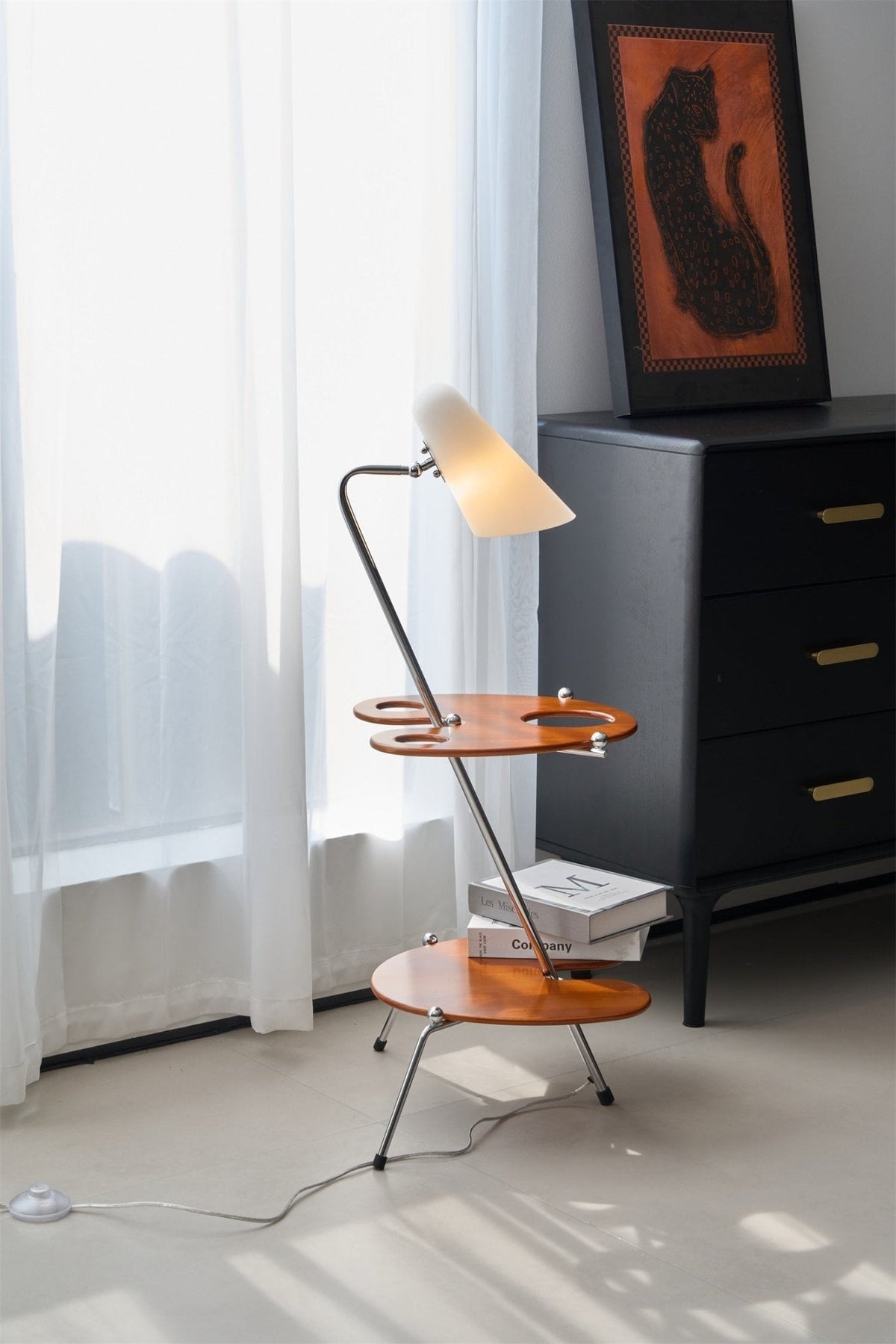 Vaughn Stehleuchte aus Holz im modernen Stil