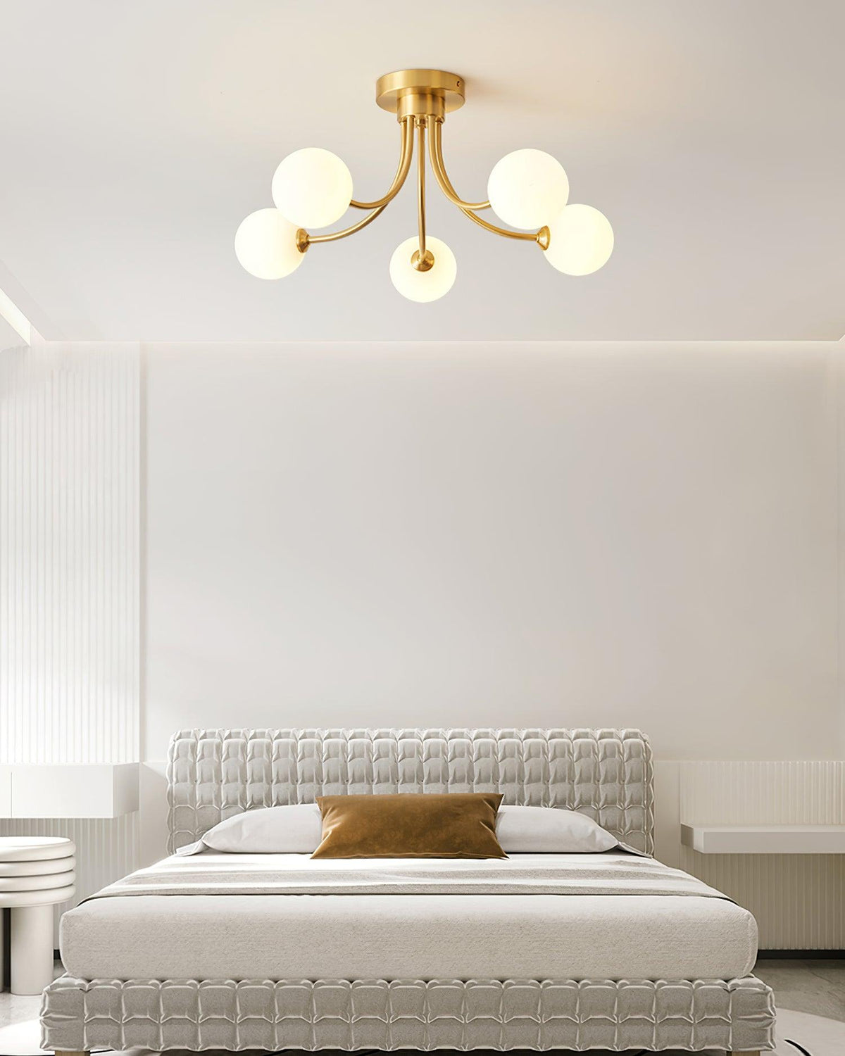 Deckenleuchte Messing verzweigter Arme Opal Kugellampen modern elegant