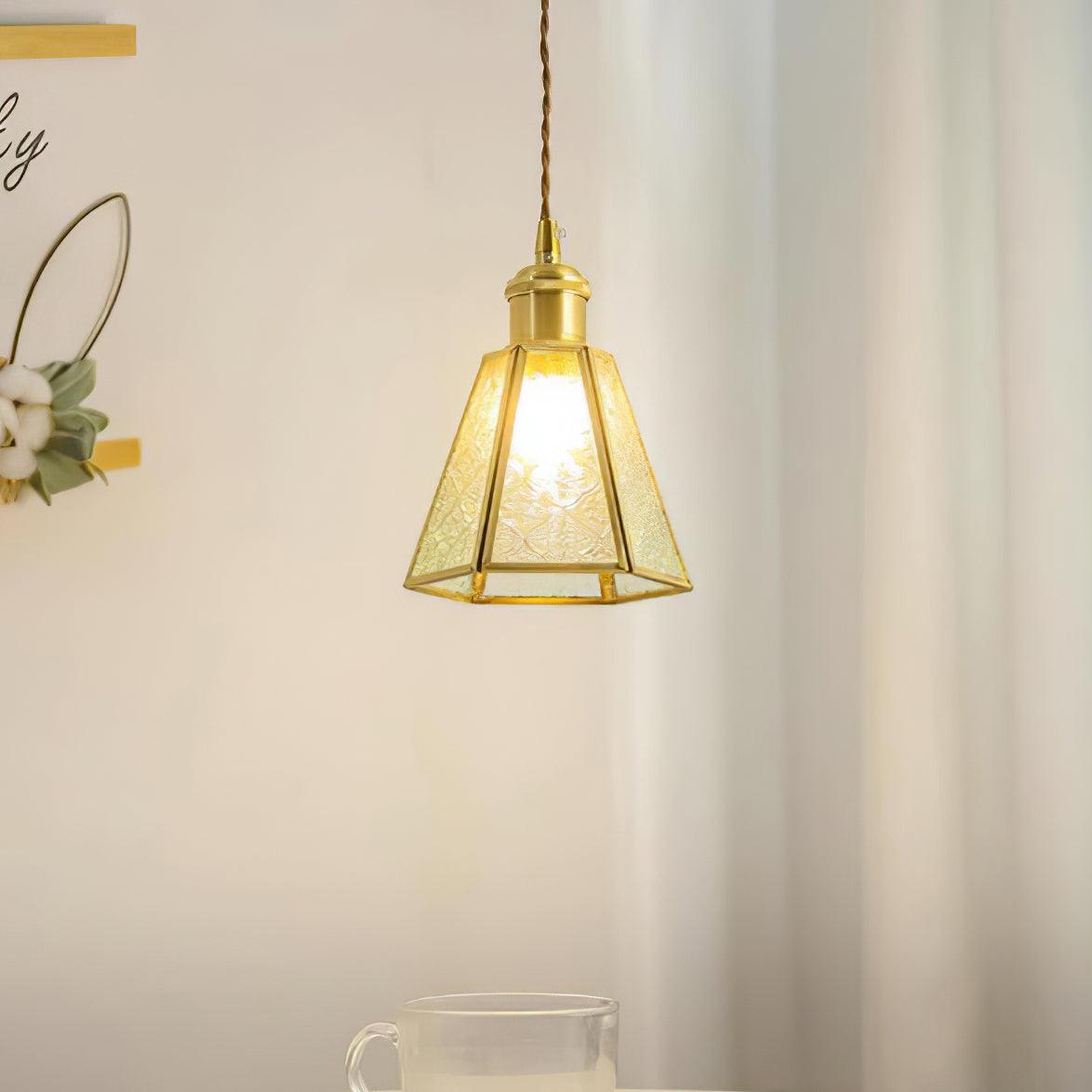 Arvane Pendelleuchte aus Messing und Glas mit elegantem Design