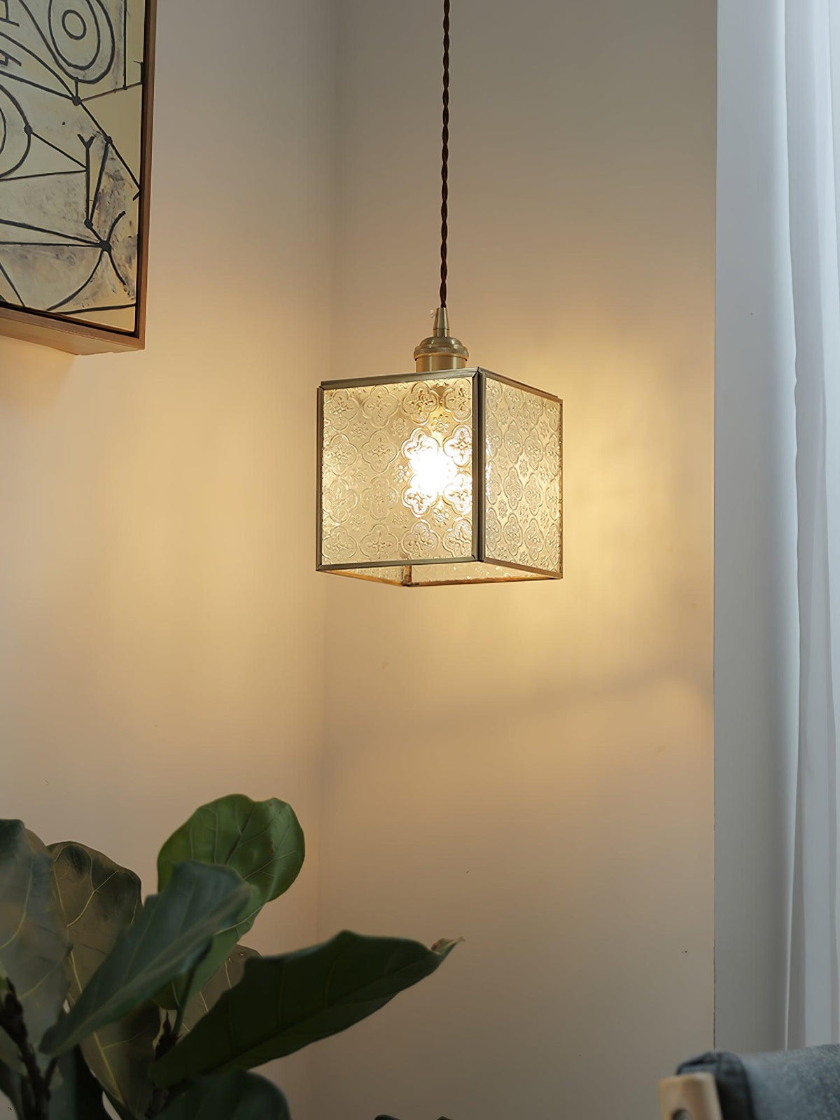 Arvane Pendelleuchte aus Messing und Glas mit elegantem Design