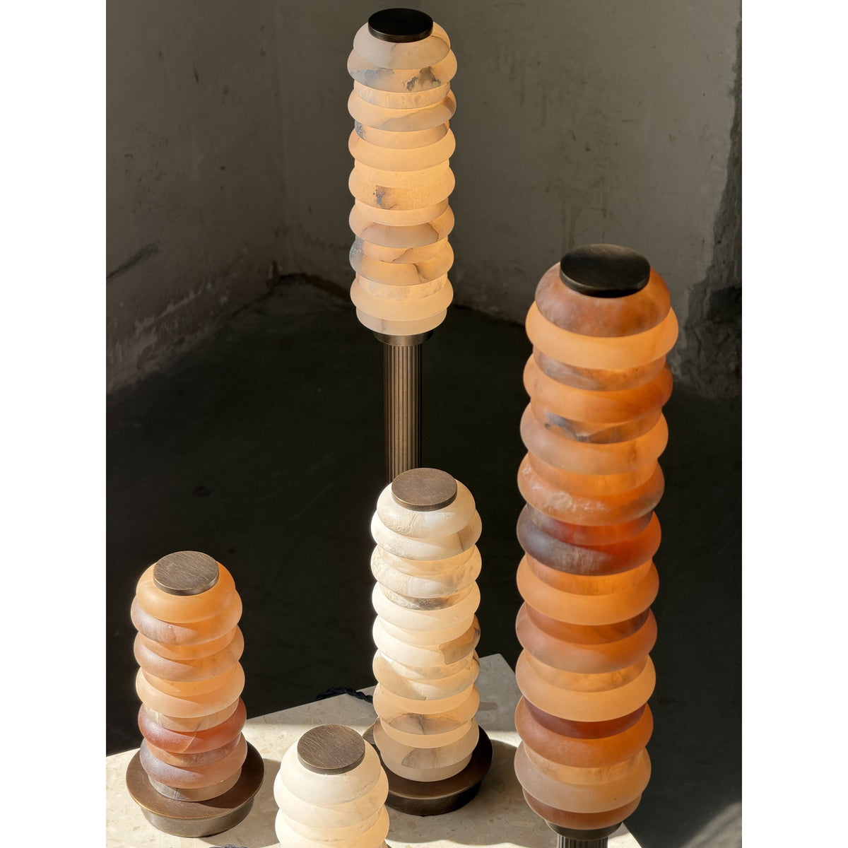 Albuira Alabaster-Tischleuchte
