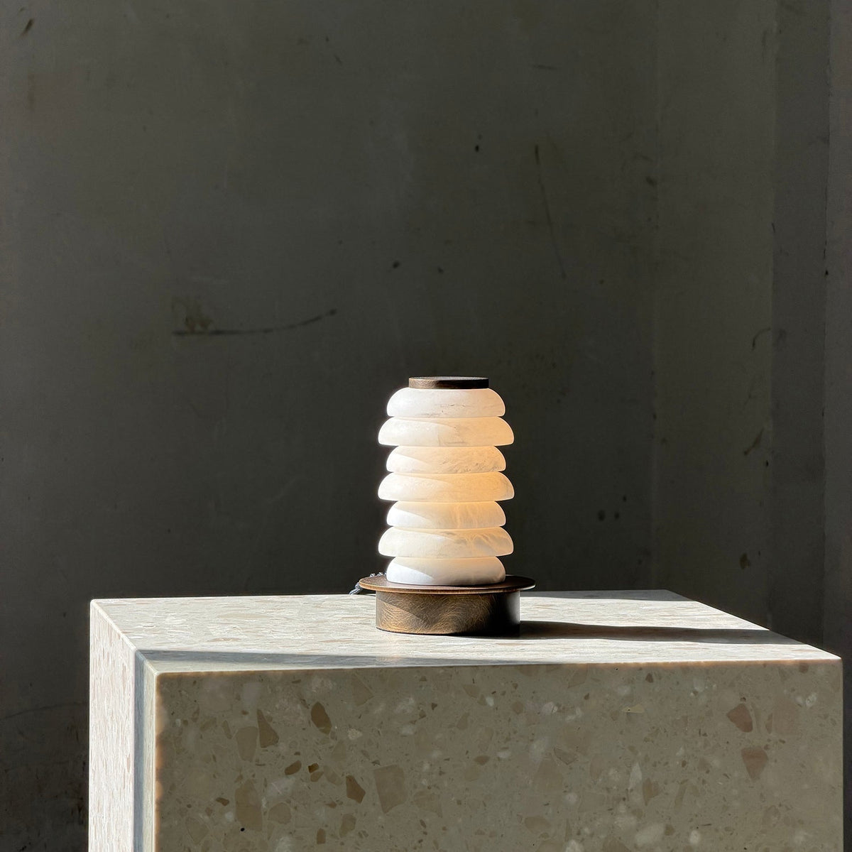 Albuira Alabaster-Tischleuchte