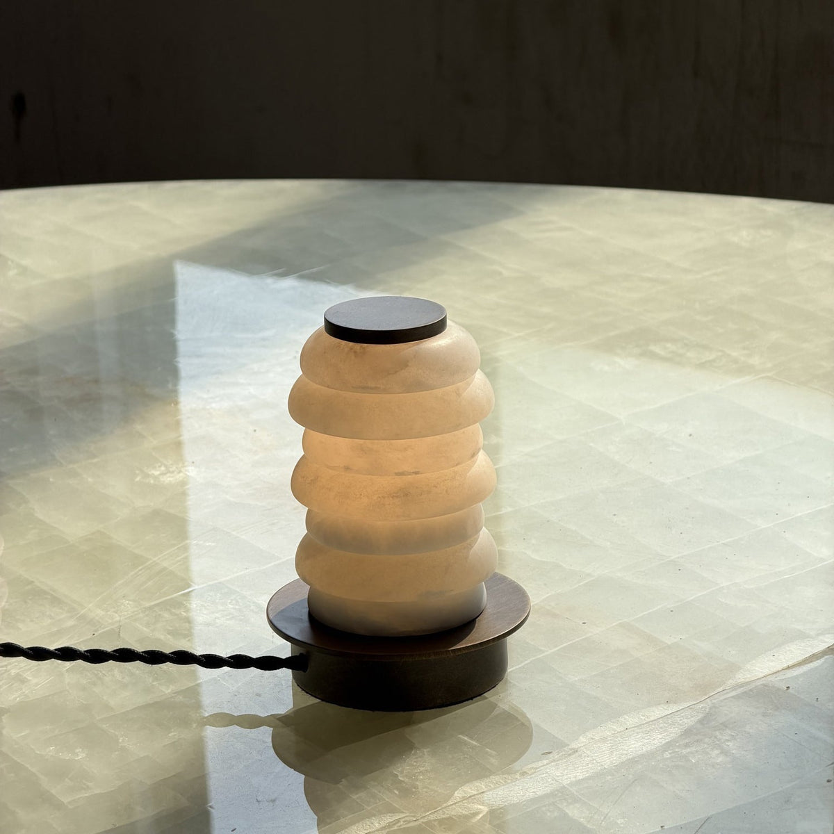 Albuira Alabaster-Tischleuchte