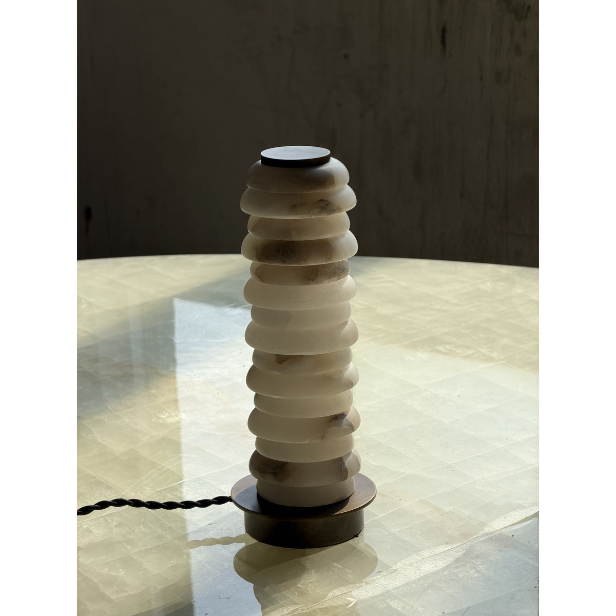 Albuira Alabaster-Tischleuchte