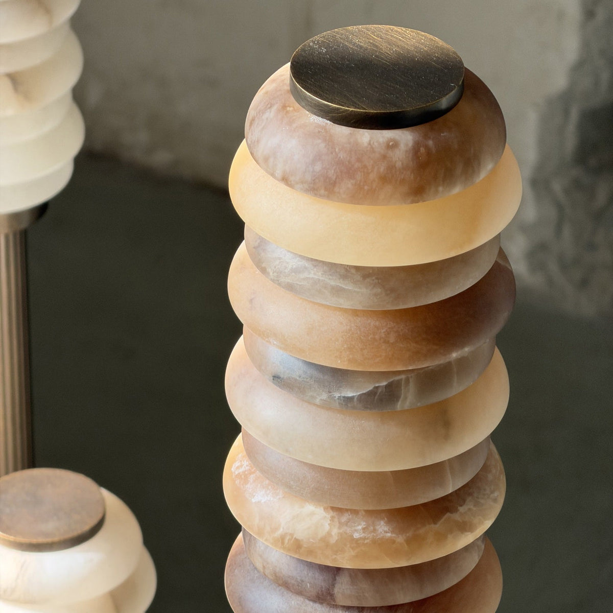 Albuira Alabaster-Tischleuchte