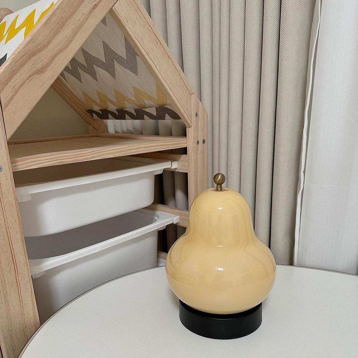 Lumaic Tischleuchte aus Glas mit whimsischem Design