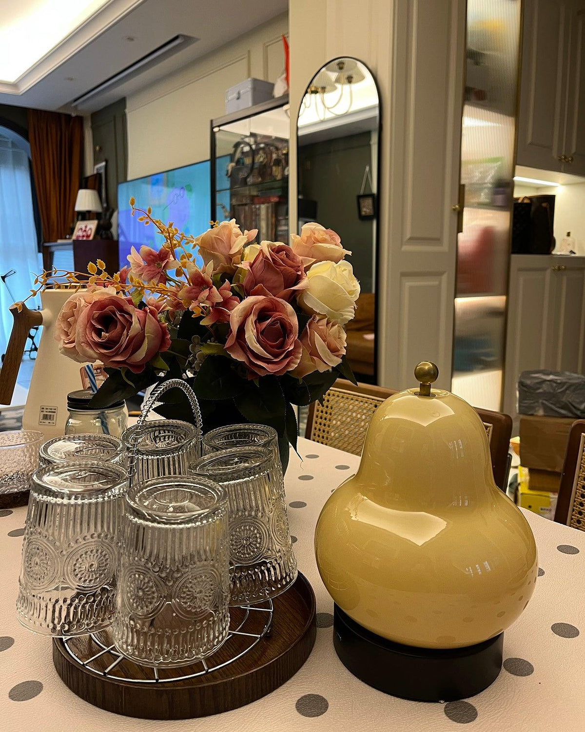 Lumaic Tischleuchte aus Glas mit whimsischem Design