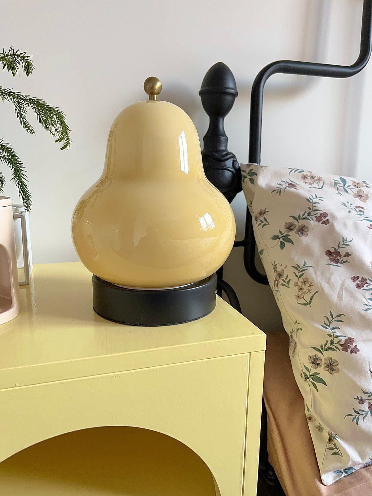 Lumaic Tischleuchte aus Glas mit whimsischem Design