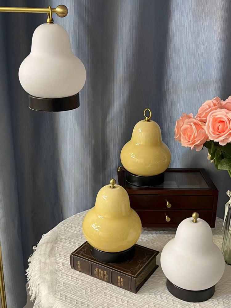 Lumaic Tischleuchte aus Glas mit whimsischem Design
