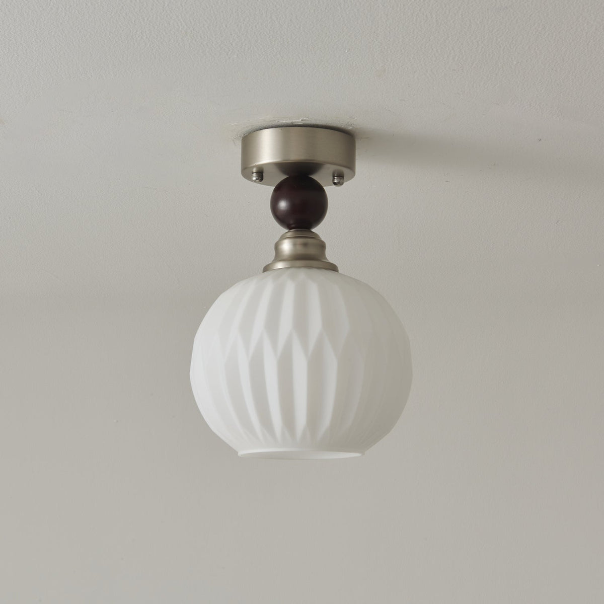 Ivcarila zeitgenössische minimalistische Deckenleuchte aus Glas mit Perlenkugel