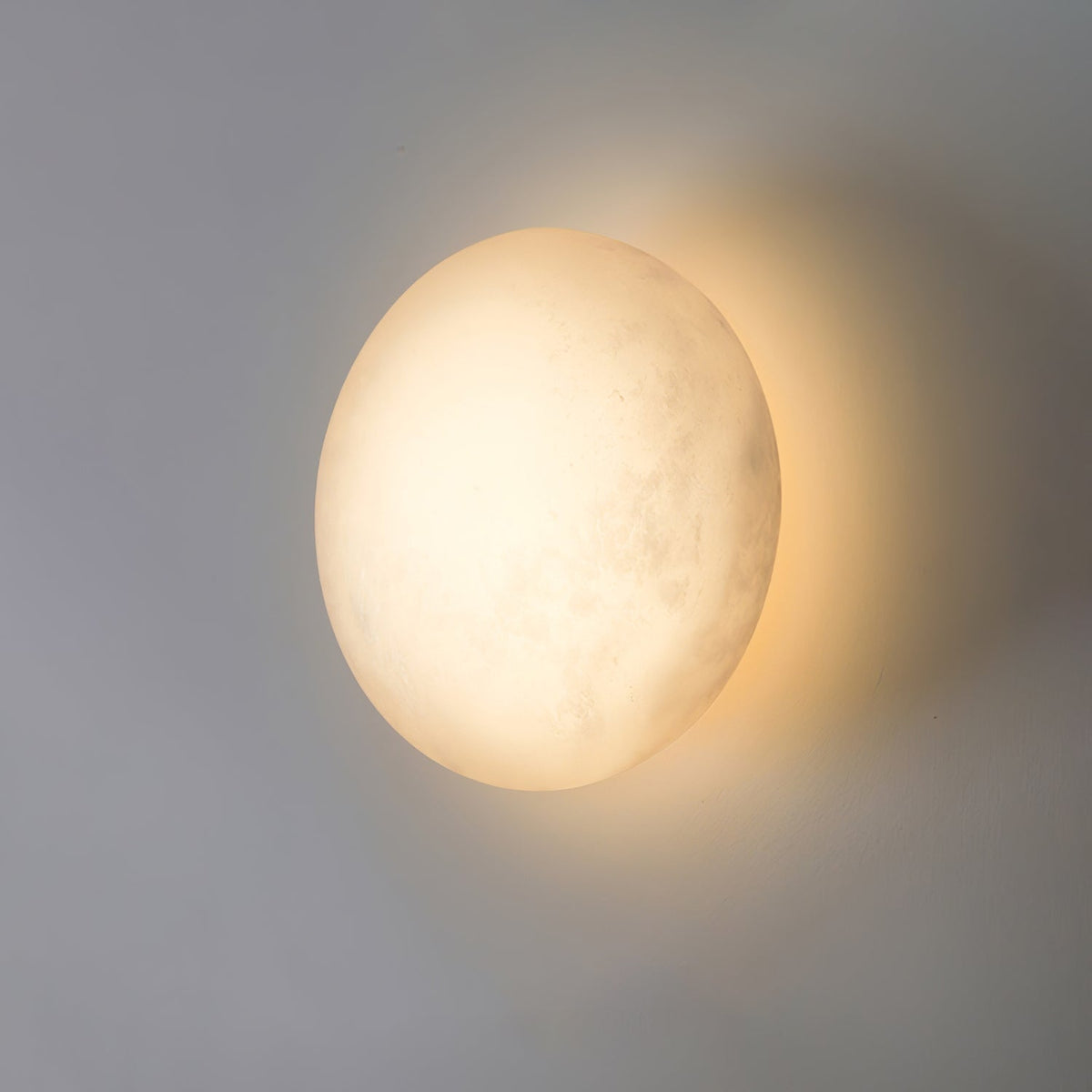 Eurthais Minimalistische Alabaster-Wandleuchte