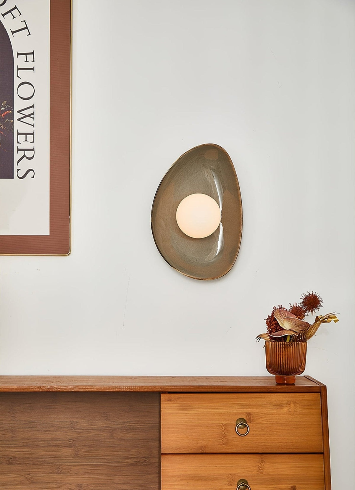 Ertalila Elegance Wandleuchte in Kieselsteinform aus Keramik