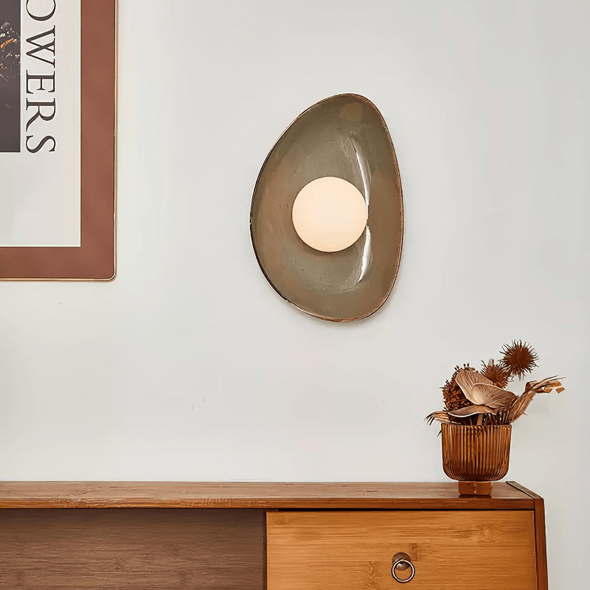 Ertalila Elegance Wandleuchte in Kieselsteinform aus Keramik