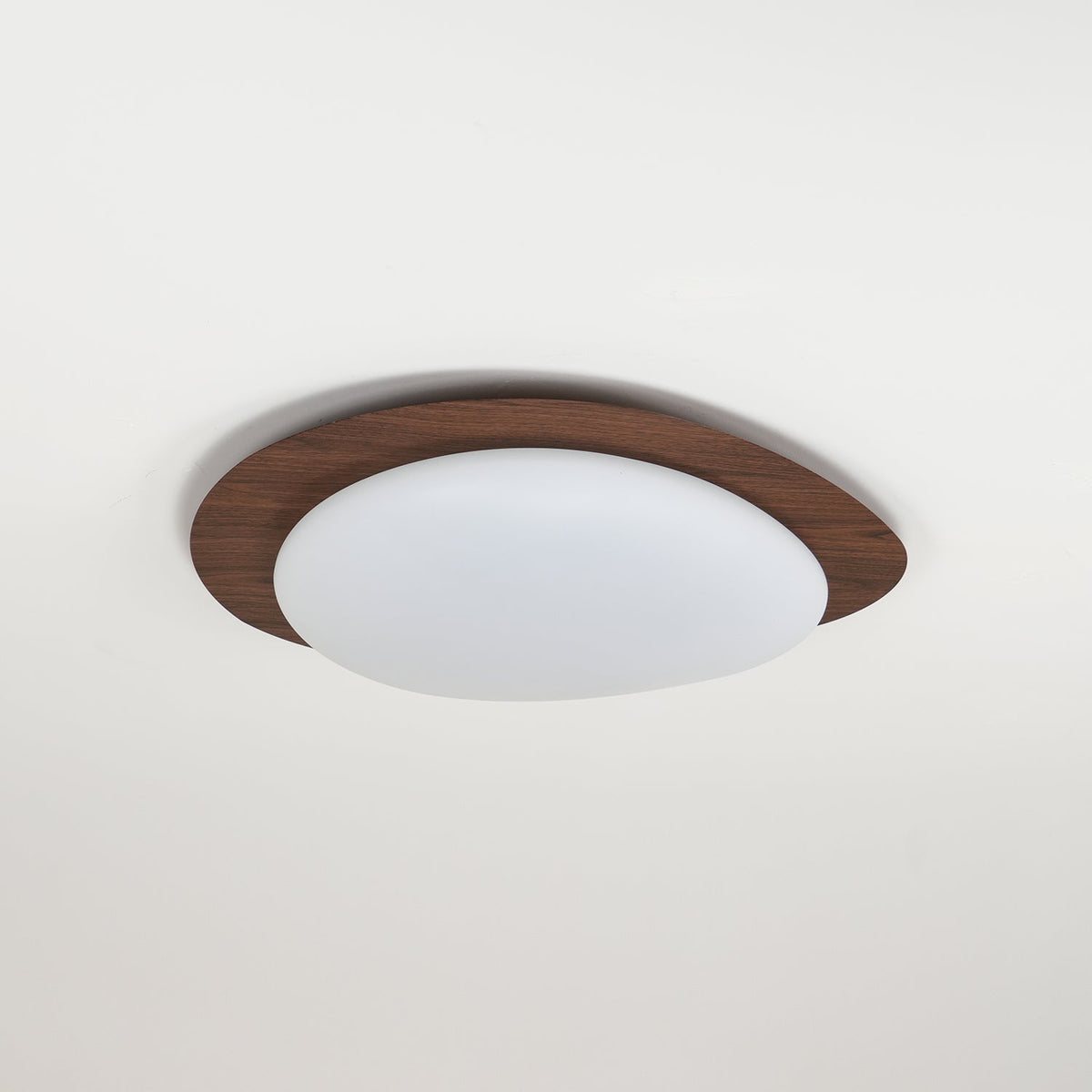 Sylenia Deckenleuchte Pebble Walnuss Holzmasse Acryl LED